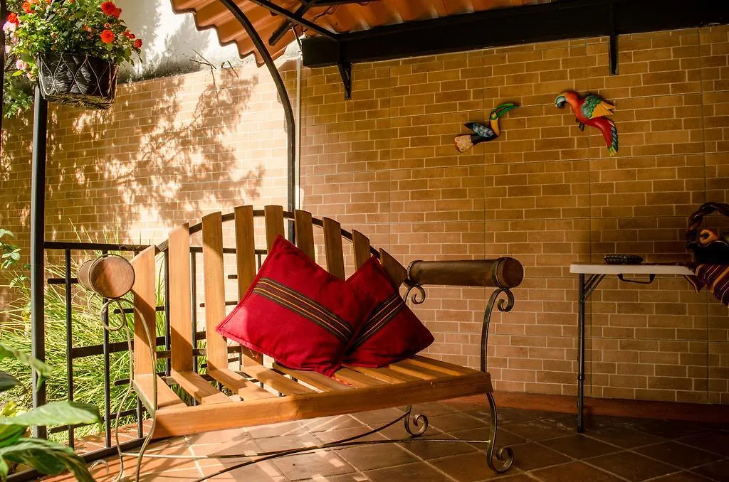 Bed & Breakfast Ajbe Guatemala City