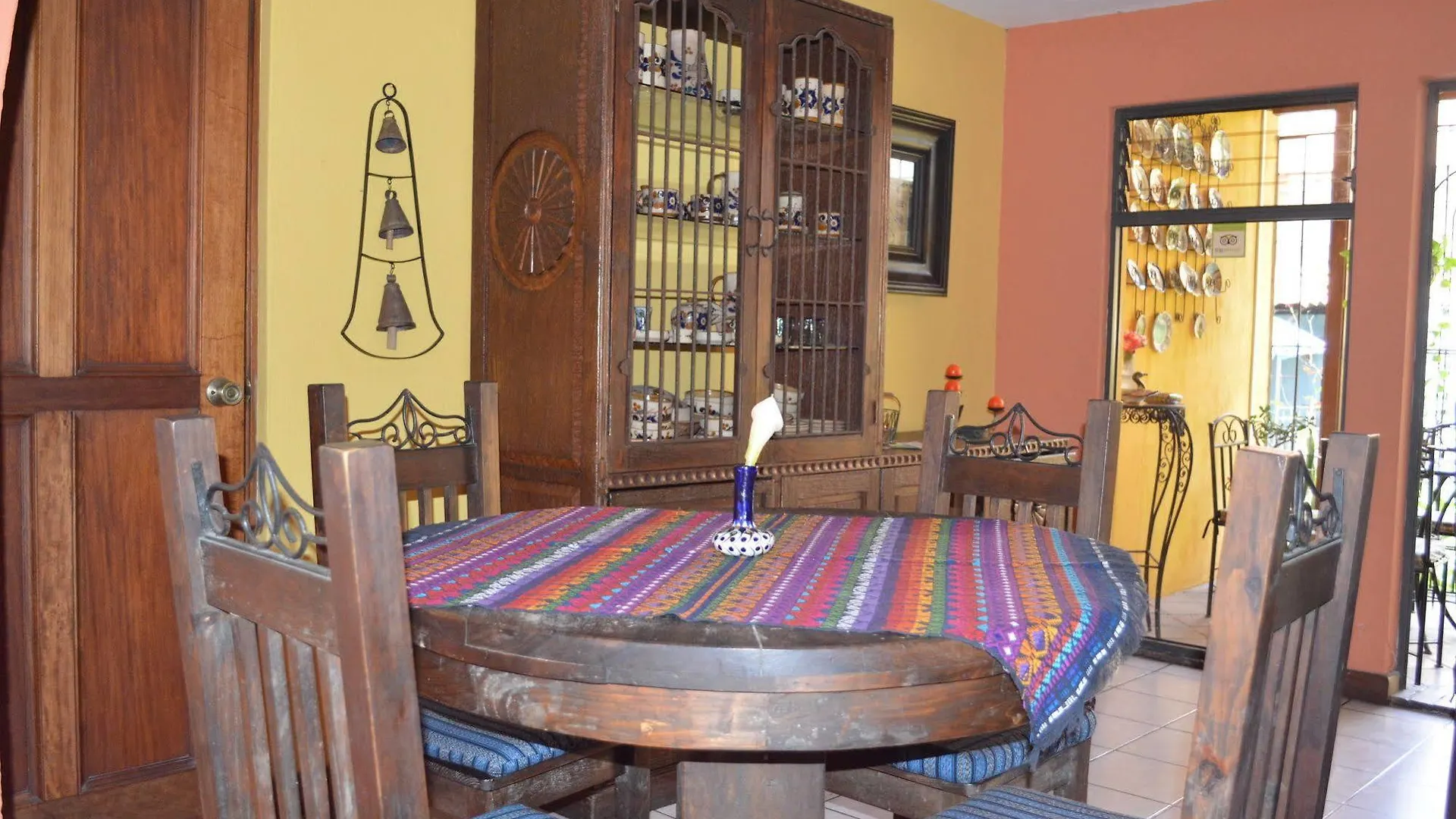 Bed & Breakfast Ajbe Guatemala City