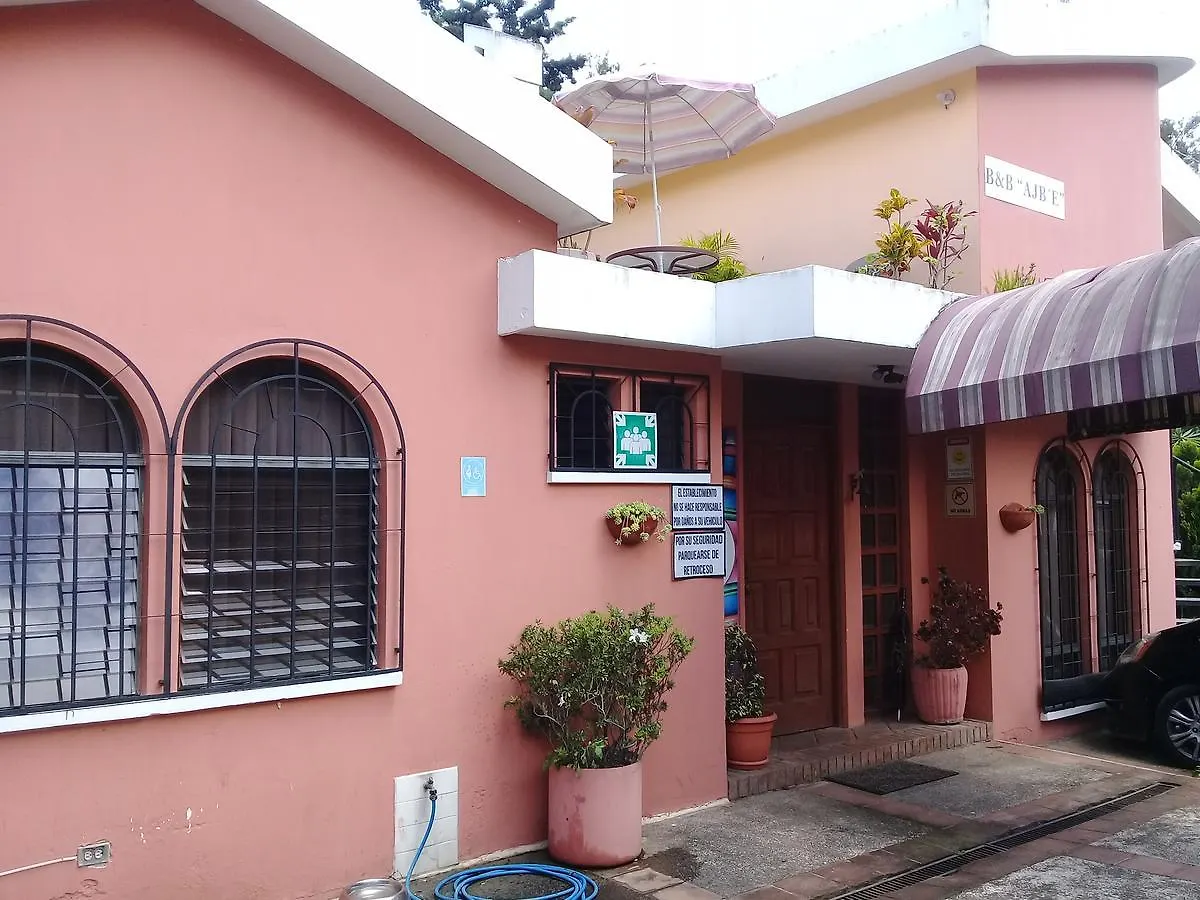Bed & Breakfast Ajbe Guatemala City 2*,  Guatemala